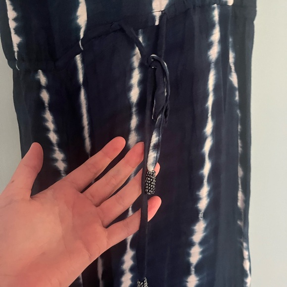Walker & Wade Navy and white tie-dye long dres - Picture 5 of 8
